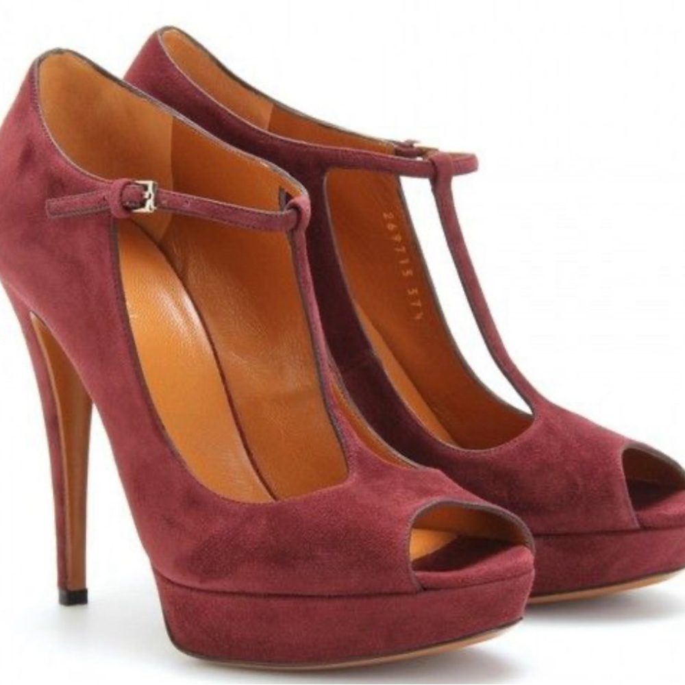 Authentic Gucci Burgundy suede T-Strap peep toe pumps